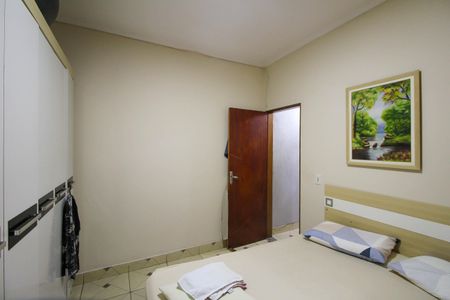 Casa à venda com 133m², 4 quartos e 2 vagas Casa à venda com 133m², 4 quartos e 2 vagasQuarto 1