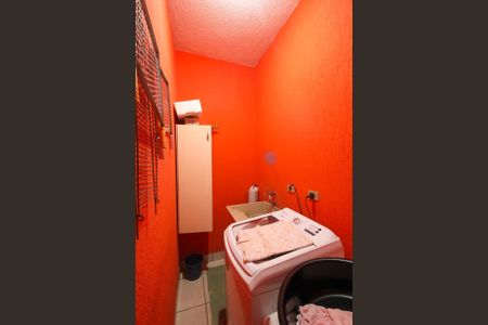 Casa à venda com 133m², 4 quartos e 2 vagas Casa à venda com 133m², 4 quartos e 2 vagasÁrea de Serviço