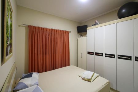 Casa à venda com 133m², 4 quartos e 2 vagas Casa à venda com 133m², 4 quartos e 2 vagasQuarto 1