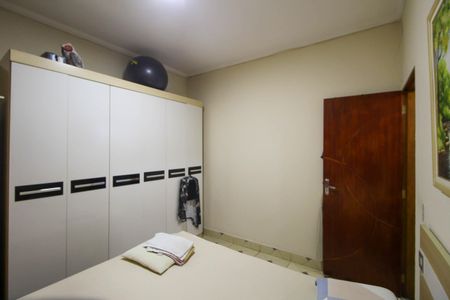 Casa à venda com 133m², 4 quartos e 2 vagas Casa à venda com 133m², 4 quartos e 2 vagasQuarto 1