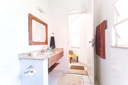 Casa à venda com 170m², 2 quartos e 5 vagasBanheiro 2