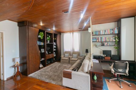 Casa à venda com 393m², 4 quartos e 3 vagas