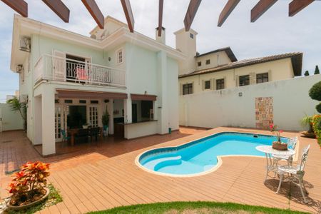 Casa à venda com 393m², 4 quartos e 3 vagas