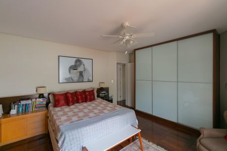 Casa à venda com 393m², 4 quartos e 3 vagas