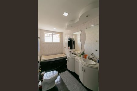 Casa à venda com 393m², 4 quartos e 3 vagas