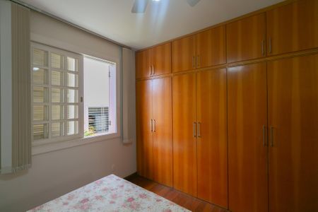 Casa à venda com 393m², 4 quartos e 3 vagas