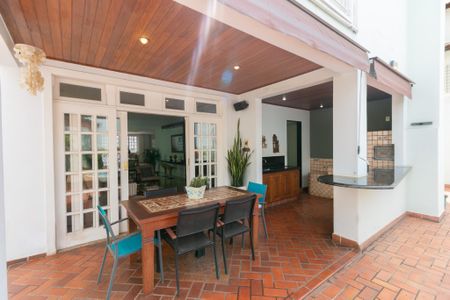 Casa à venda com 393m², 4 quartos e 3 vagas