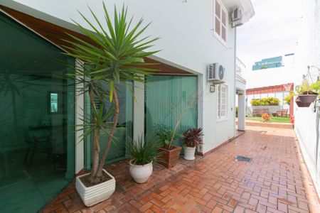 Casa à venda com 393m², 4 quartos e 3 vagas