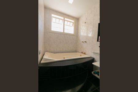 Casa à venda com 393m², 4 quartos e 3 vagas