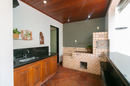 Casa à venda com 393m², 4 quartos e 3 vagas