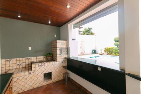 Casa à venda com 393m², 4 quartos e 3 vagas