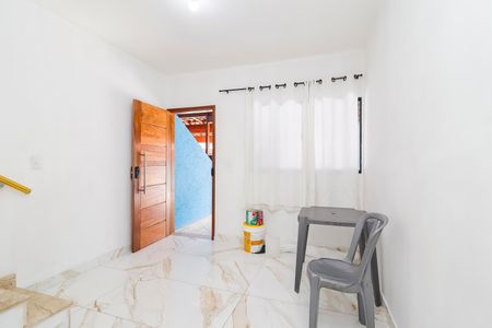 Sala de casa de condomínio para alugar com 2 quartos, 65m² em Limoeiro, São Paulo