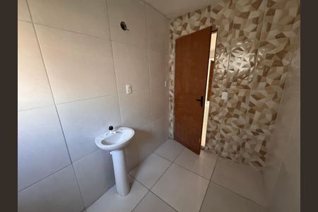 Casa para alugar com 90m², 2 quartos e 1 vaga Casa para alugar com 90m², 2 quartos e 1 vagaBanheiro Social