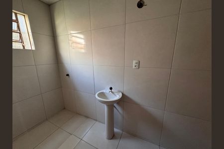Casa para alugar com 90m², 2 quartos e 1 vaga Casa para alugar com 90m², 2 quartos e 1 vagaBanheiro Social