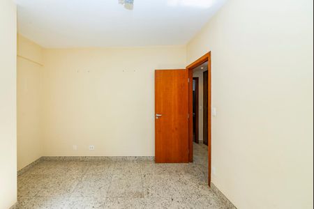 Apartamento à venda com 140m², 3 quartos e 3 vagasQuarto 2