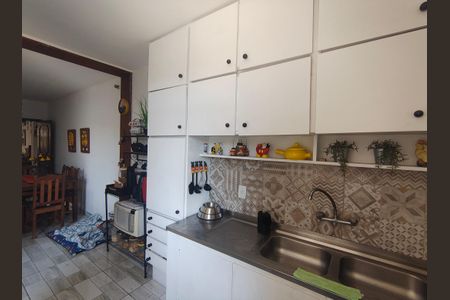 Casa de condomínio à venda com 345m², 4 quartos e 2 vagasCozinha