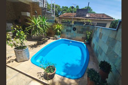 Casa de condomínio à venda com 345m², 4 quartos e 2 vagasPiscina