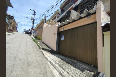 Casa de condomínio à venda com 345m², 4 quartos e 2 vagasFachada Casa