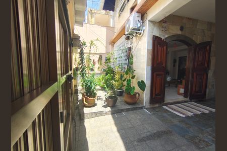 Casa de condomínio à venda com 345m², 4 quartos e 2 vagasGaragem / Quintal