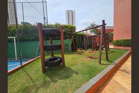 Apartamento à venda com 100m², 2 quartos e 2 vagasÁrea comum - Playground
