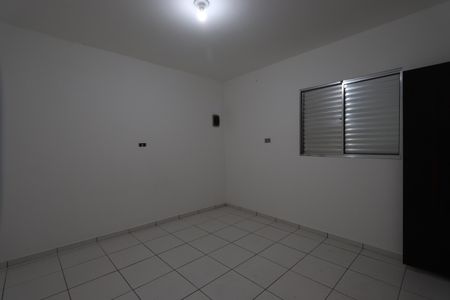 Quarto 2 de casa para alugar com 2 quartos, 70m² em Parque Santa Madalena, São Paulo