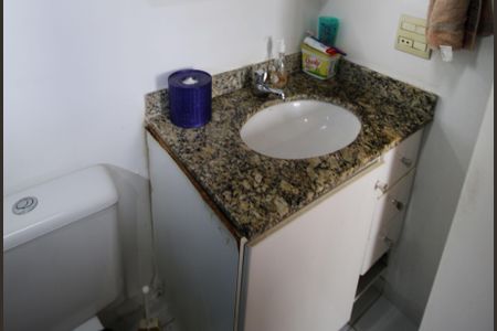 Apartamento à venda com 70m², 3 quartos e 1 vaga Apartamento à venda com 70m², 3 quartos e 1 vagaBanheiro da Suíte 1