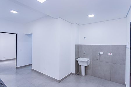 Sala, cozinha e área de serviço de apartamento para alugar com 1 quarto, 32m² em Brasilândia, São Paulo