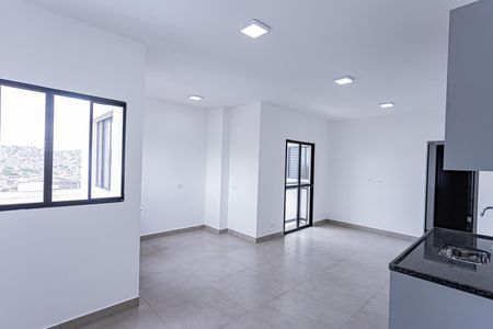 Sala, cozinha e área de serviço de apartamento para alugar com 1 quarto, 32m² em Brasilândia, São Paulo