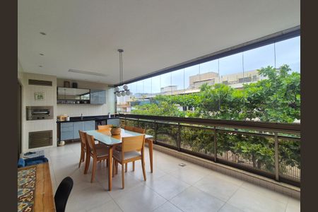 Apartamento à venda com 115m², 3 quartos e 2 vagas Apartamento à venda com 115m², 3 quartos e 2 vagasVaranda