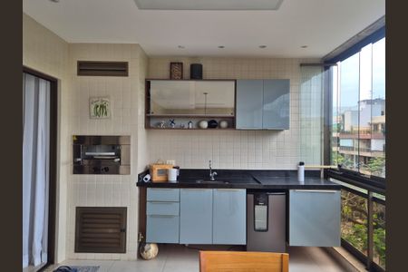 Apartamento à venda com 115m², 3 quartos e 2 vagas Apartamento à venda com 115m², 3 quartos e 2 vagasVaranda