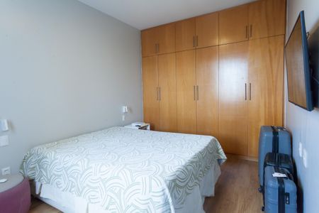 Apartamento à venda com 83m², 3 quartos e 2 vagas Apartamento à venda com 83m², 3 quartos e 2 vagassuite