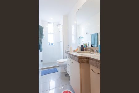 Apartamento à venda com 83m², 3 quartos e 2 vagas Apartamento à venda com 83m², 3 quartos e 2 vagasBanheiro Social