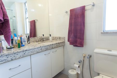 Apartamento à venda com 83m², 3 quartos e 2 vagas Apartamento à venda com 83m², 3 quartos e 2 vagasBanheiro da Suíte