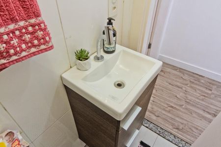 Casa de condomínio à venda com 87m², 2 quartos e 2 vagasLavabo