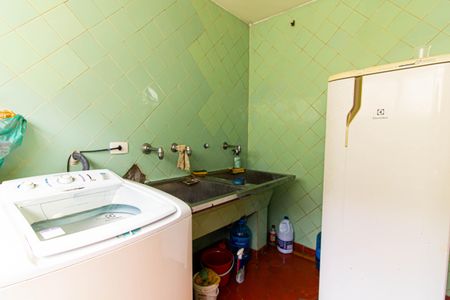 Casa à venda com 450m², 4 quartos e 15 vagas Casa à venda com 450m², 4 quartos e 15 vagasÁrea de Serviço