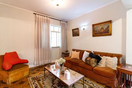 Casa à venda com 450m², 4 quartos e 15 vagas Casa à venda com 450m², 4 quartos e 15 vagasSala