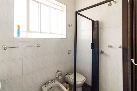 Casa à venda com 450m², 4 quartos e 15 vagas Casa à venda com 450m², 4 quartos e 15 vagasBanheiro