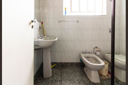 Casa à venda com 450m², 4 quartos e 15 vagas Casa à venda com 450m², 4 quartos e 15 vagasBanheiro