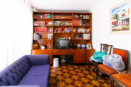 Casa à venda com 450m², 4 quartos e 15 vagas Casa à venda com 450m², 4 quartos e 15 vagasEscritório