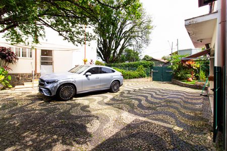 Casa à venda com 450m², 4 quartos e 15 vagas Casa à venda com 450m², 4 quartos e 15 vagasÁrea externa