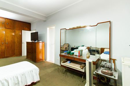 Casa à venda com 450m², 4 quartos e 15 vagas Casa à venda com 450m², 4 quartos e 15 vagasSuíte 1