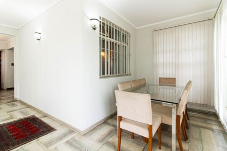 Casa à venda com 450m², 4 quartos e 15 vagas Casa à venda com 450m², 4 quartos e 15 vagasSala de Jantar 2