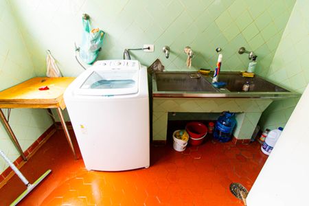 Casa à venda com 450m², 4 quartos e 15 vagas Casa à venda com 450m², 4 quartos e 15 vagasÁrea de Serviço