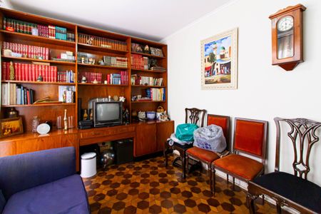 Casa à venda com 450m², 4 quartos e 15 vagas Casa à venda com 450m², 4 quartos e 15 vagasEscritório