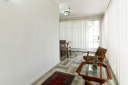 Casa à venda com 450m², 4 quartos e 15 vagas Casa à venda com 450m², 4 quartos e 15 vagasSala de Jantar 2