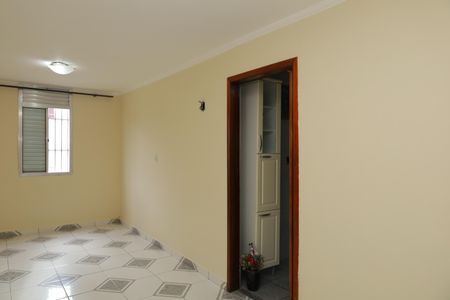 Sala de apartamento para alugar com 2 quartos, 56m² em Conjunto Residencial José Bonifácio, São Paulo