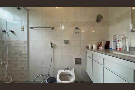 Apartamento à venda com 117m², 3 quartos e 2 vagas Apartamento à venda com 117m², 3 quartos e 2 vagasBanheiro da Suíte