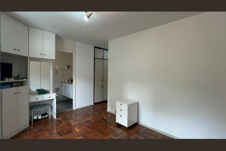Apartamento à venda com 117m², 3 quartos e 2 vagas Apartamento à venda com 117m², 3 quartos e 2 vagasSuite