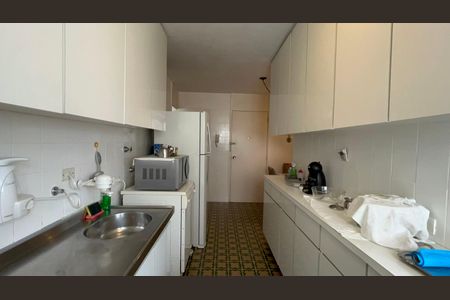 Apartamento à venda com 117m², 3 quartos e 2 vagas Apartamento à venda com 117m², 3 quartos e 2 vagasCozinha