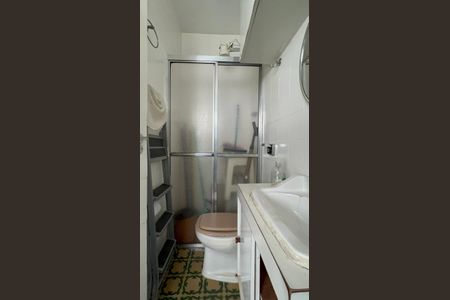 Apartamento à venda com 117m², 3 quartos e 2 vagas Apartamento à venda com 117m², 3 quartos e 2 vagasBanheiro de serviço